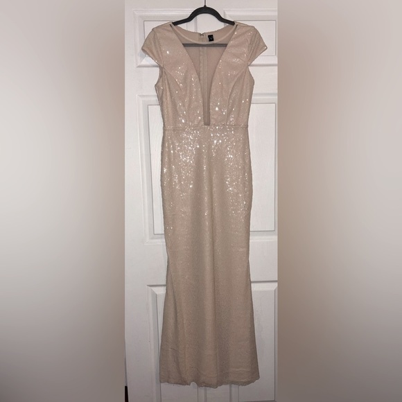 Windsor Dresses & Skirts - Windsor Shiny sequin maxi dress champagne low cut gown